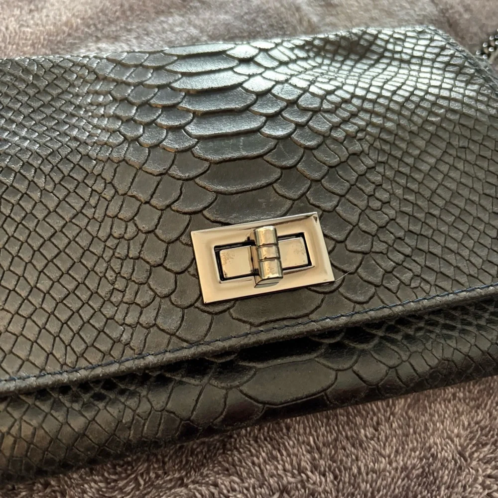 Stylish Dark Navy Snake Print Crossbody Bag